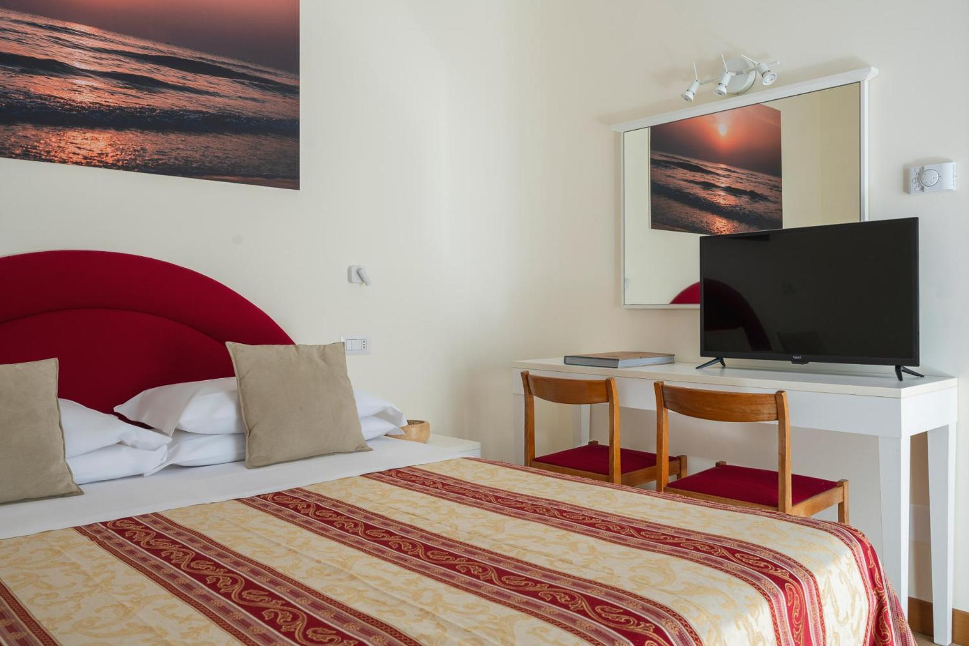 Hotel Rondinella E Viola Римини Номер фото