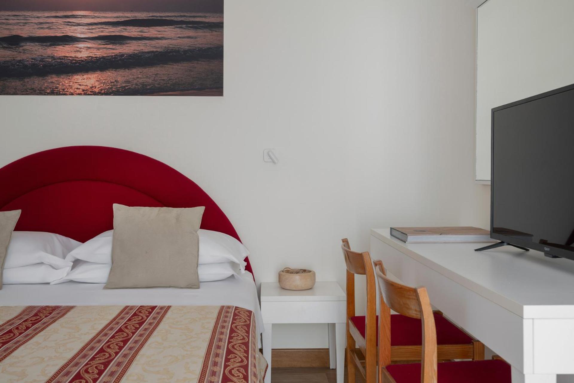 Hotel Rondinella E Viola Римини Номер фото