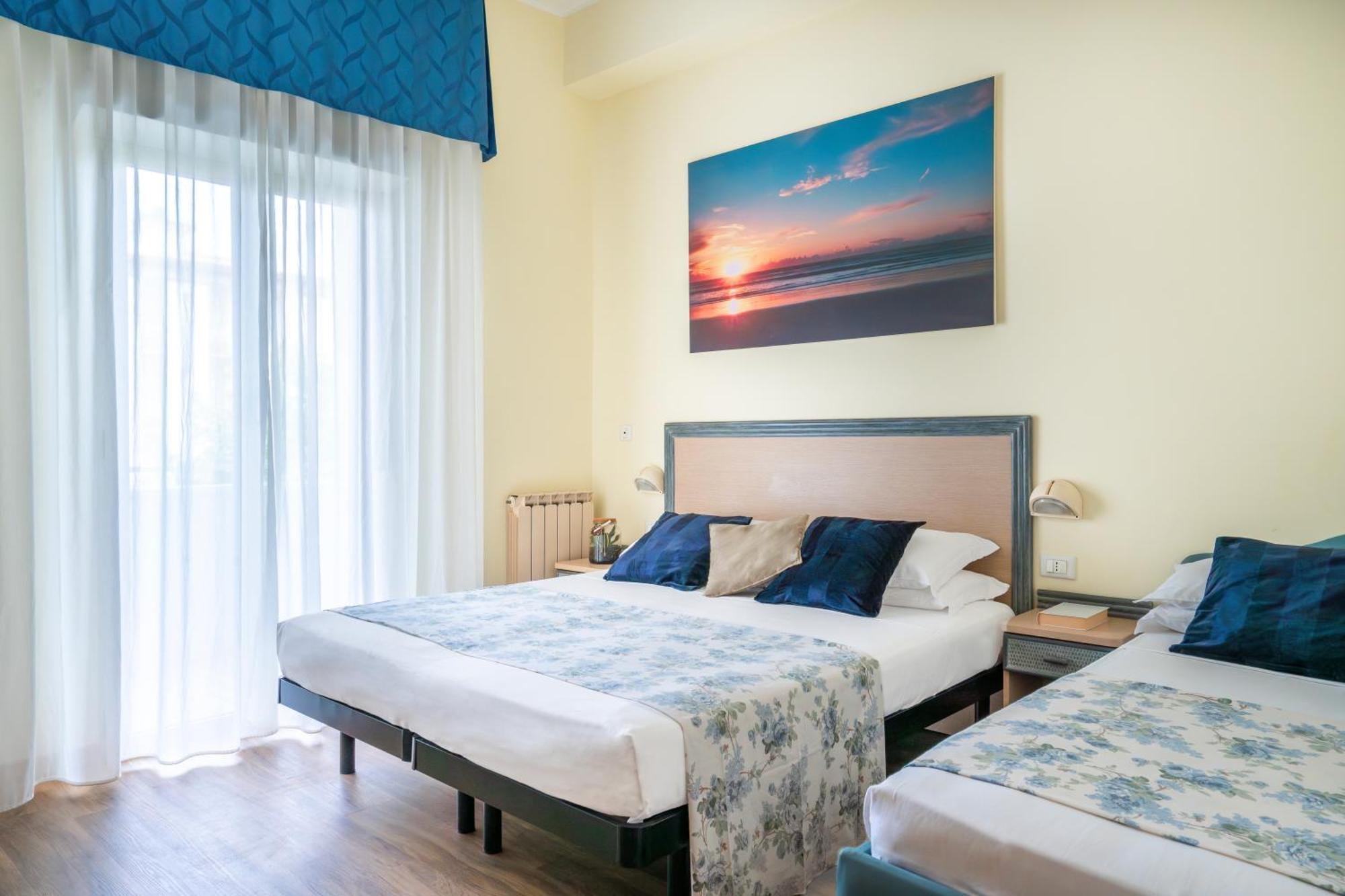 Hotel Rondinella E Viola Римини Экстерьер фото