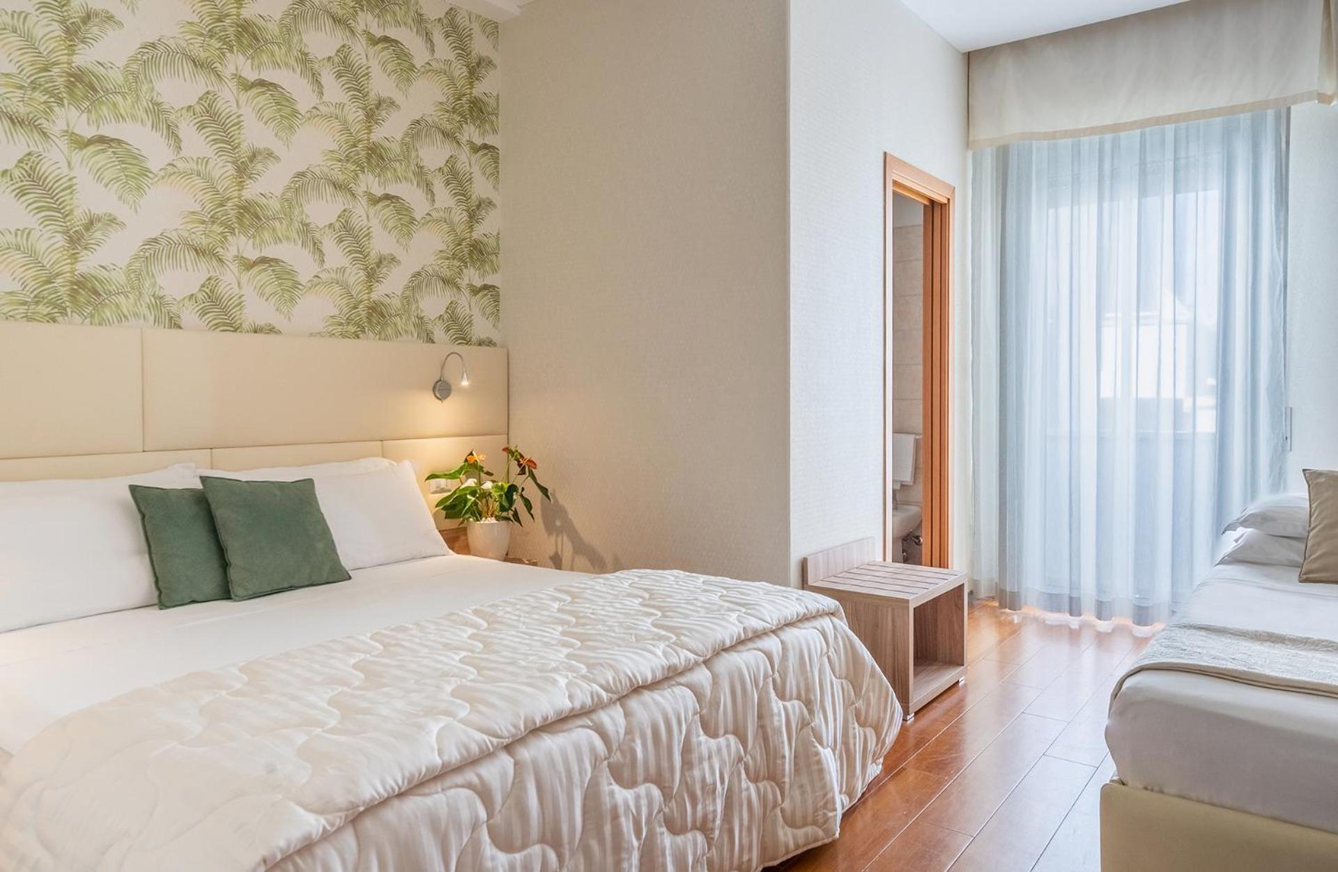 Hotel Rondinella E Viola Римини Экстерьер фото