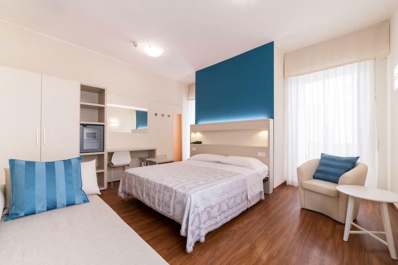 Hotel Rondinella E Viola Римини Экстерьер фото